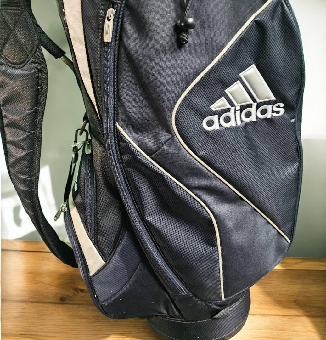 送料無料/美品　adidas キャディバッグ 黒 ストライプデザイン