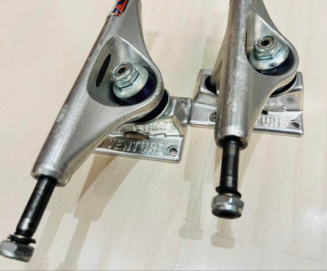 Venture トラック　V-HOLLOW LIGHTS 5.2 LO 正規品