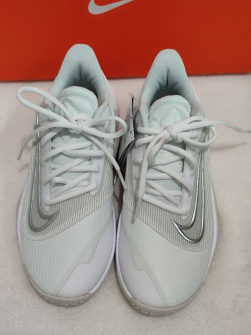 新品　Nike バスケットボールシューズ ホワイト　キッズ　プレシジョン 7