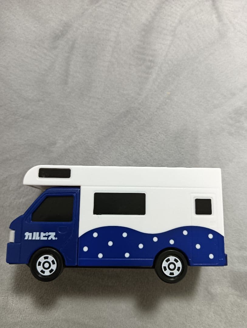 トミカ カルピスキャンピングカー