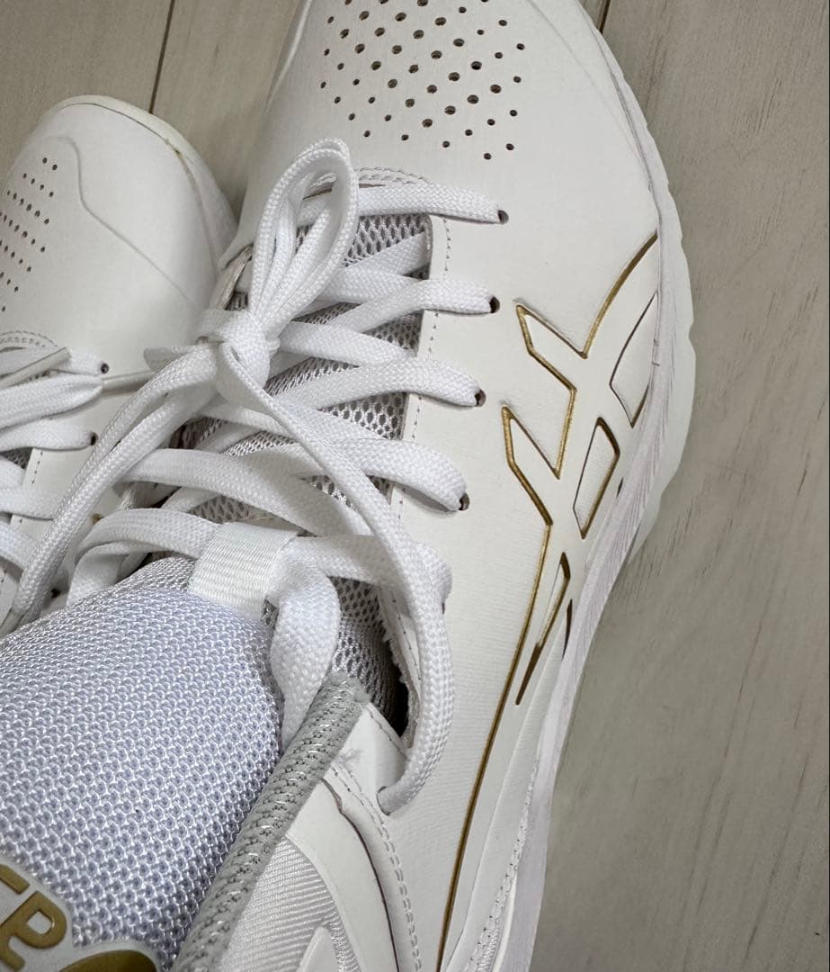 【左右サイズ違い】 特注品 asics バスケットボールシューズ ホワイト