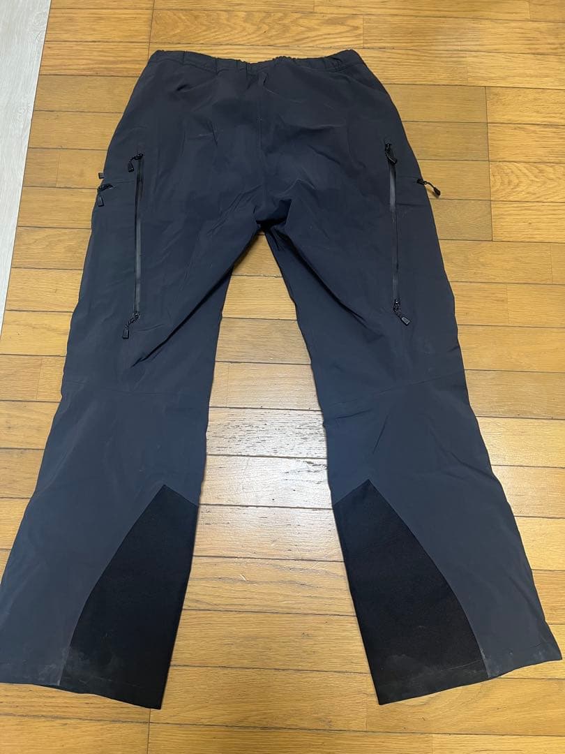 モンベル　パウダーグライドパンツ　ゴアテックスウィンドストッパー