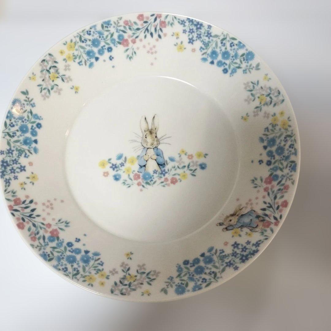 新品・未使用 ピーターラビット マグカップ・サラダボウル・パスタカレー皿 8点