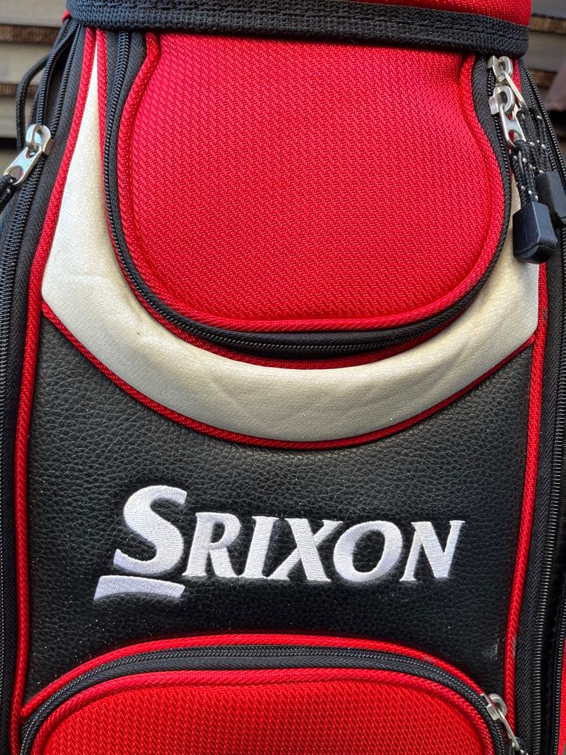 Srixon レッド キャディバッグ　　　　※値下げ交渉は歓迎致します。