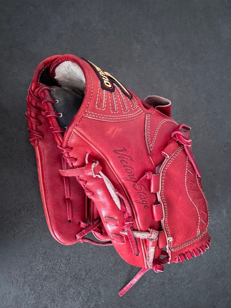 Mizuno Victory Stage 赤 グローブ 右投げ用