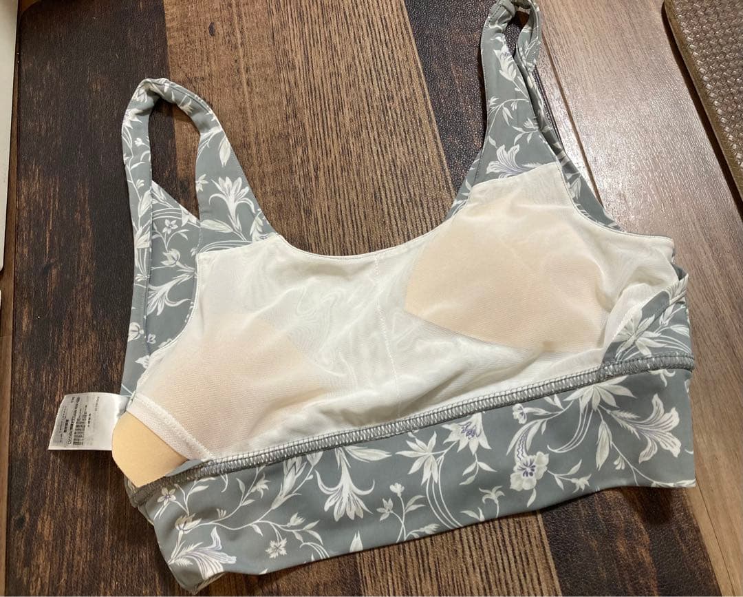 新品　emmi yogaエミヨガ　ヨガウェア　ラくすみグリーングレー　サイズ0S