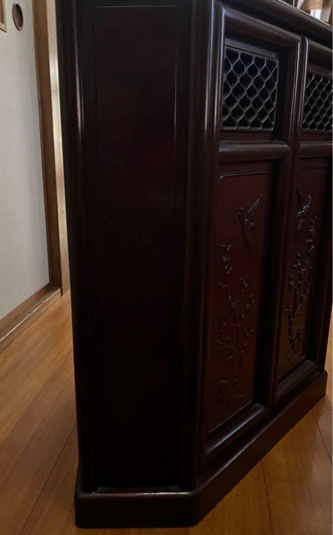 大幅値下げ！アジア・中華系木製 コーナー 3段 家具　中国の伝統的な彫刻入り