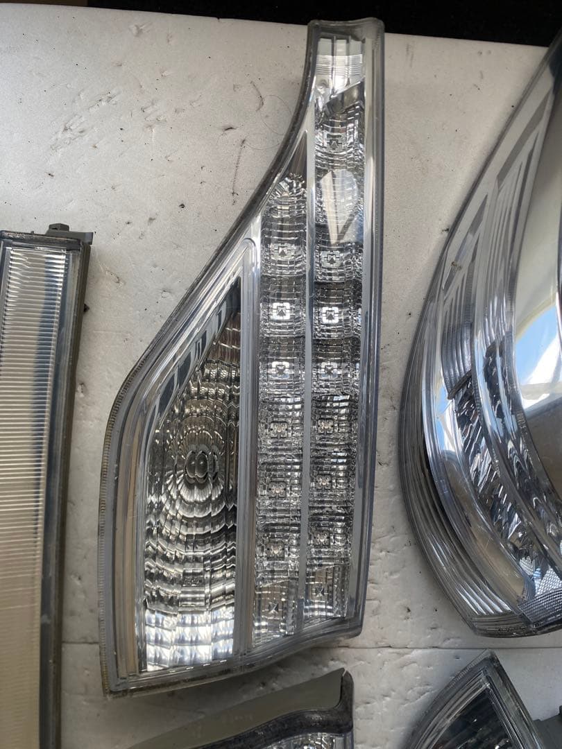 トヨタ エスティマ 50系 純正 テールランプ一式 LED 左右セット