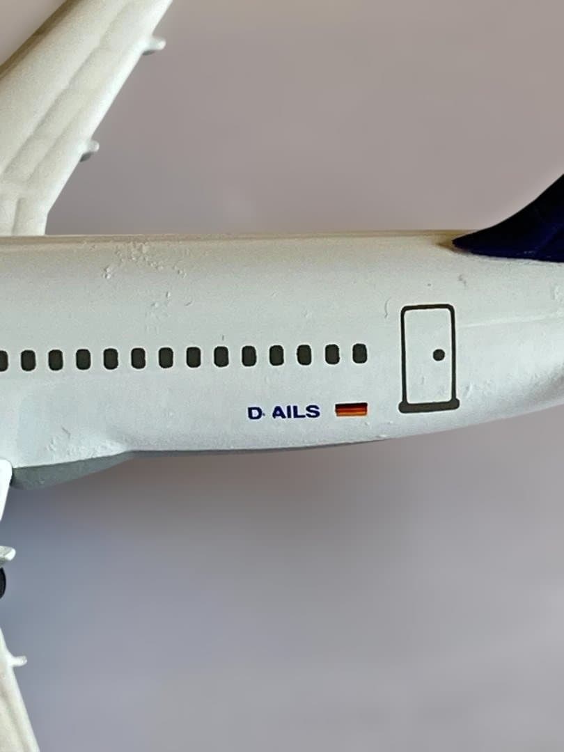 【超希少】ヘルパ 1/500 ルフトハンザ A319（製造時エラープリント）