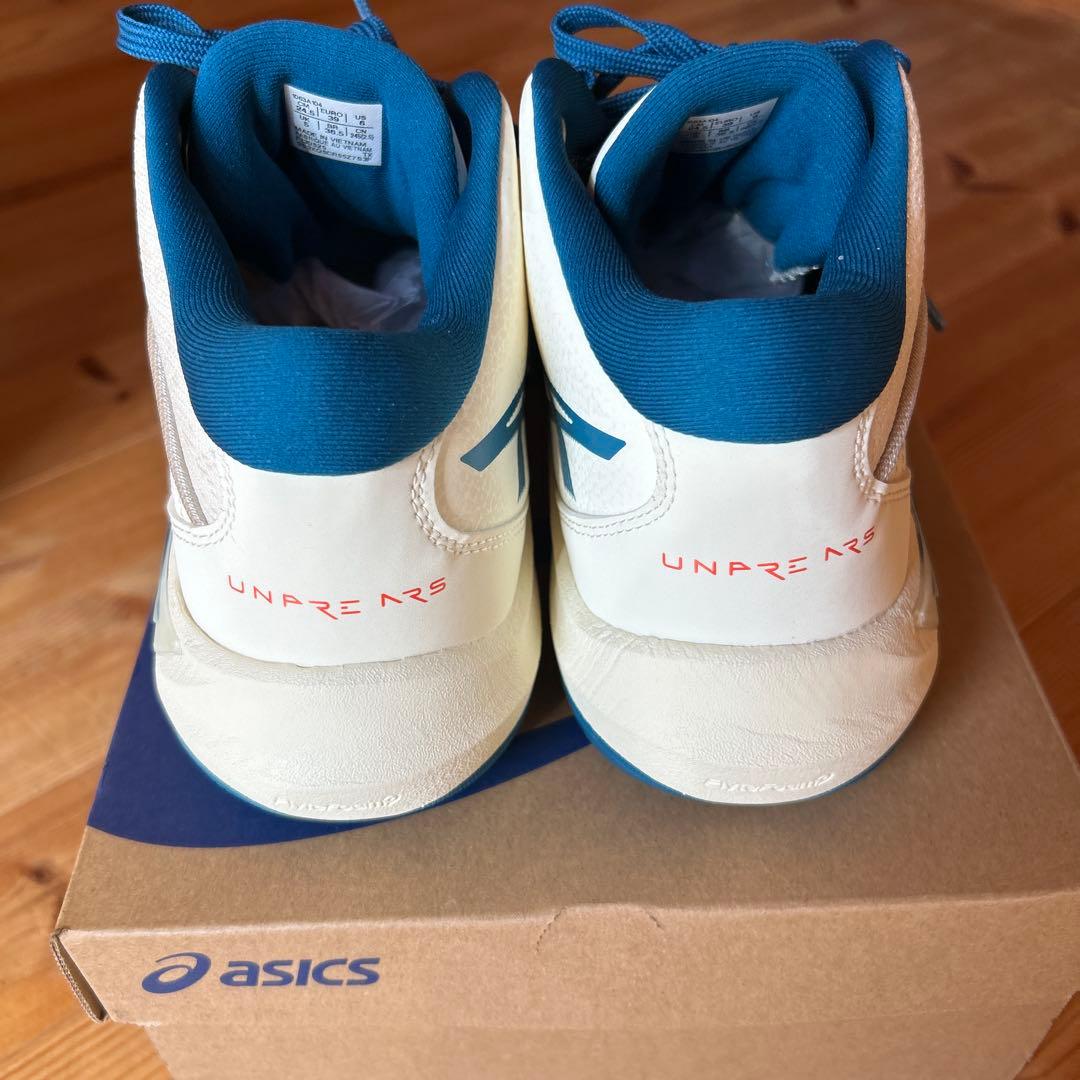 ASICS UNPREAR バスケットシューズ ホワイト/ブルー