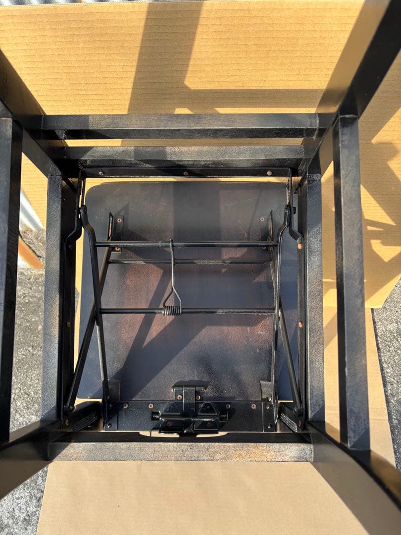 美品　背もたれ付ピアノ椅子　足部フェルト付き　ワインレッド座面②