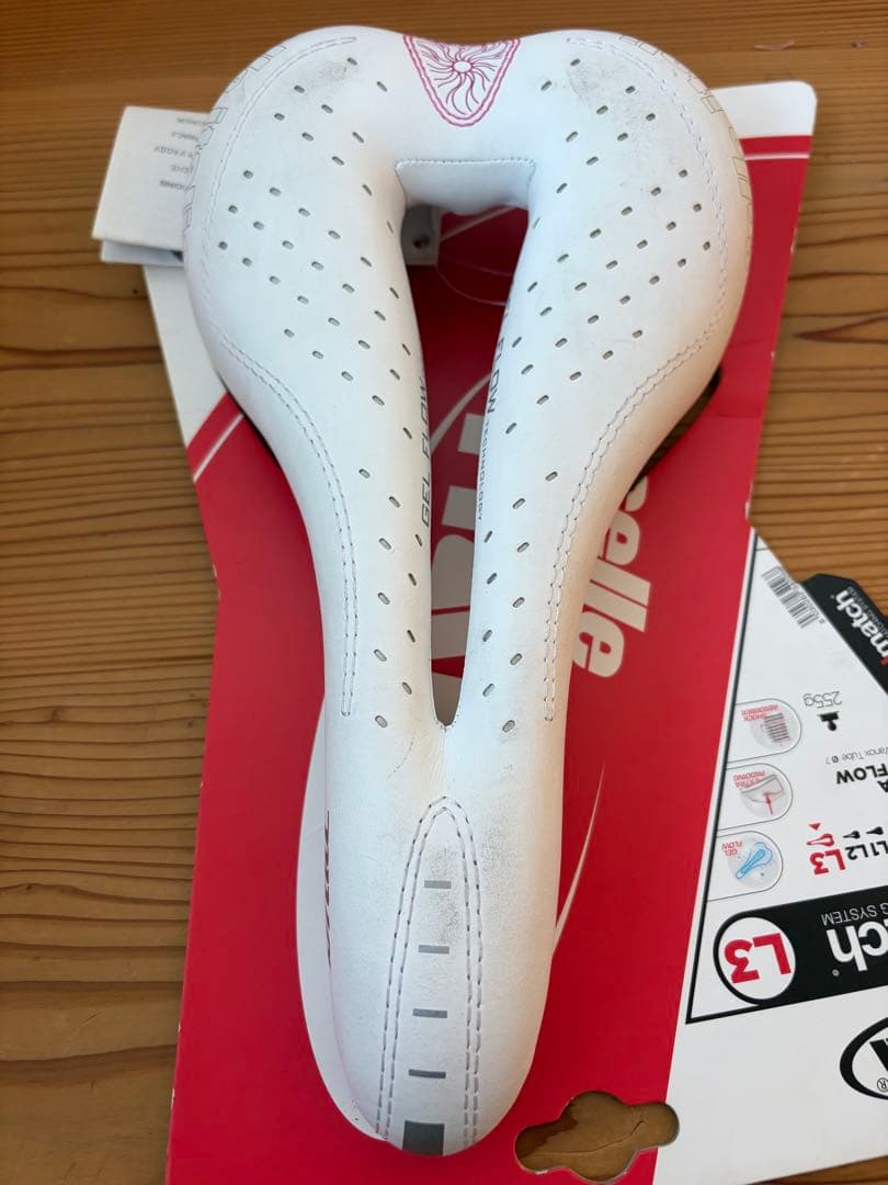 （未使用） Selle Italia セライタリア サドル 女性 レディース