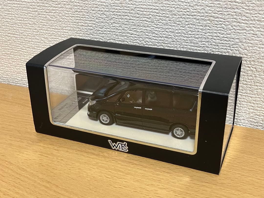 WIT’S 日産セレナ　ハイウェイスター　C26　ミニカー　カラーサンプル