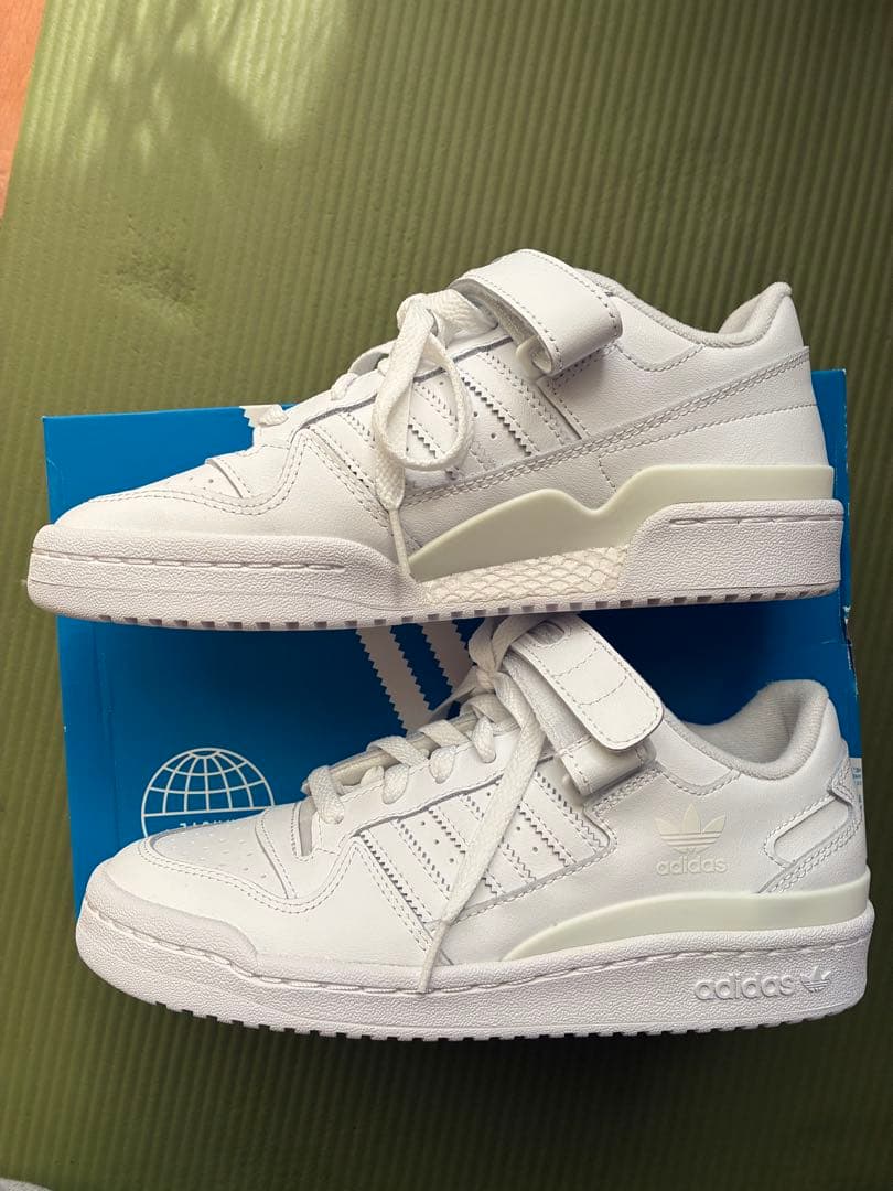 adidas バスケットボールシューズ ホワイト