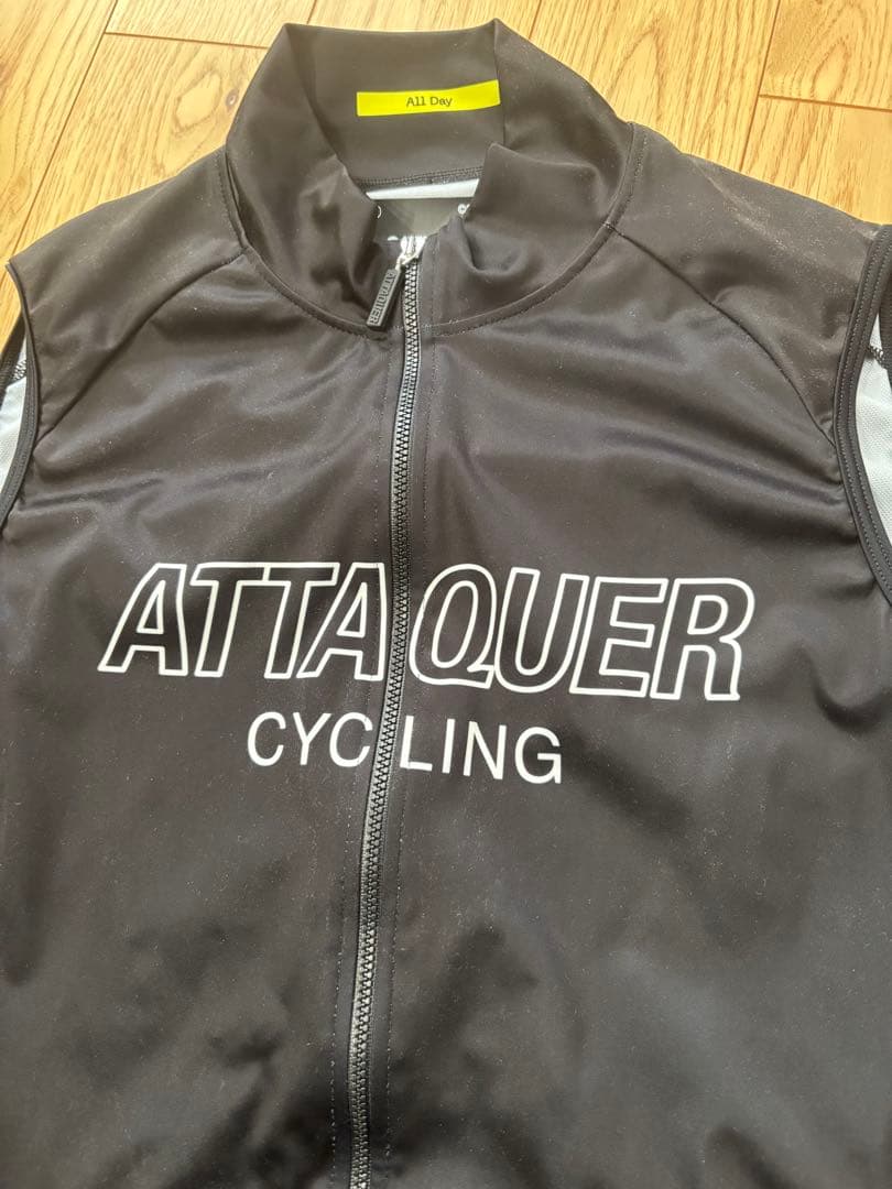 美品 ATTAQUER All Day Outliner Gilet