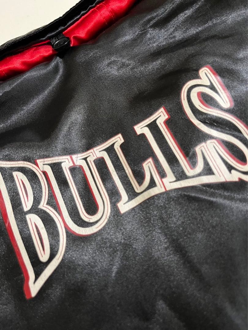 NBA BULLS アウター　Lサイズ　裏起毛