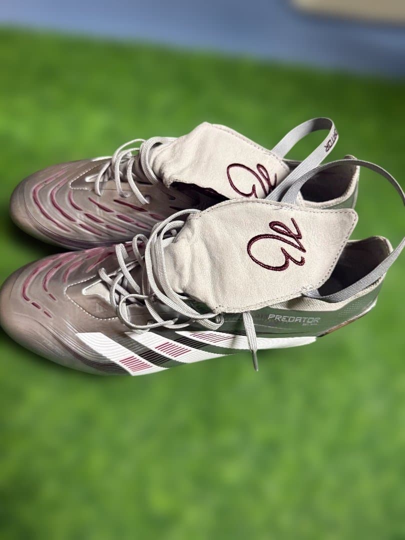 adidas Predator サッカーシューズ シルバー/マルーン
