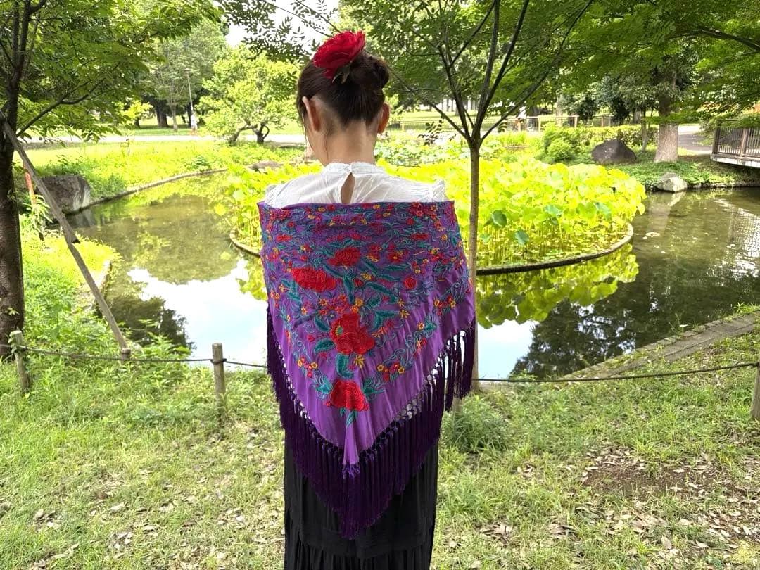 【美品】フラメンコ　マントンシージョ刺繍　紫