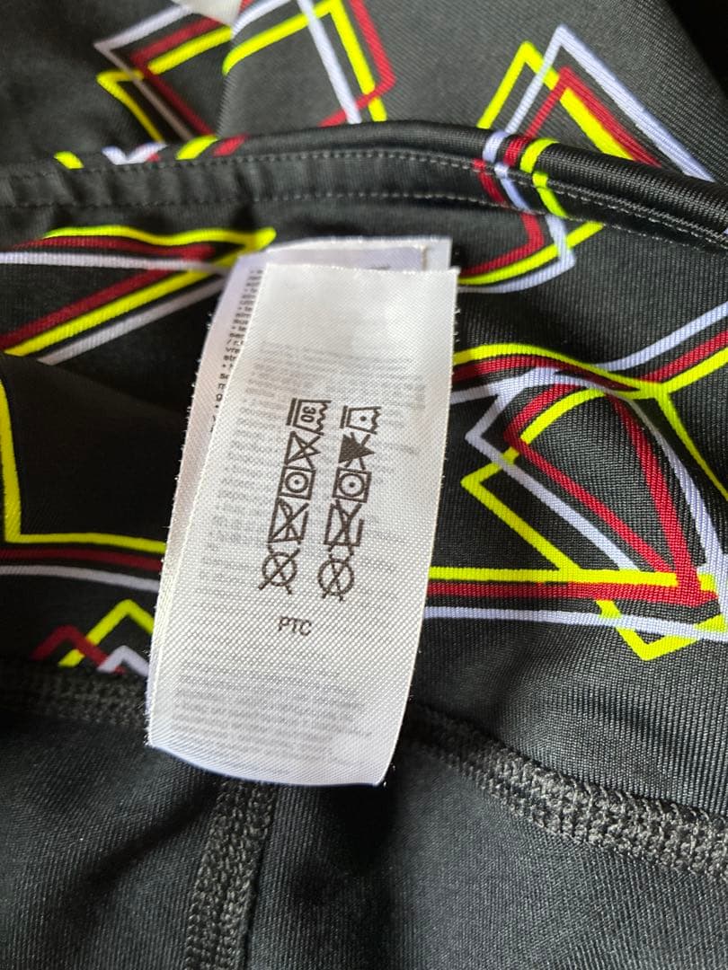 ZUMBA 幾何学模様 タンクトップ＆スカートセット　M 正規品