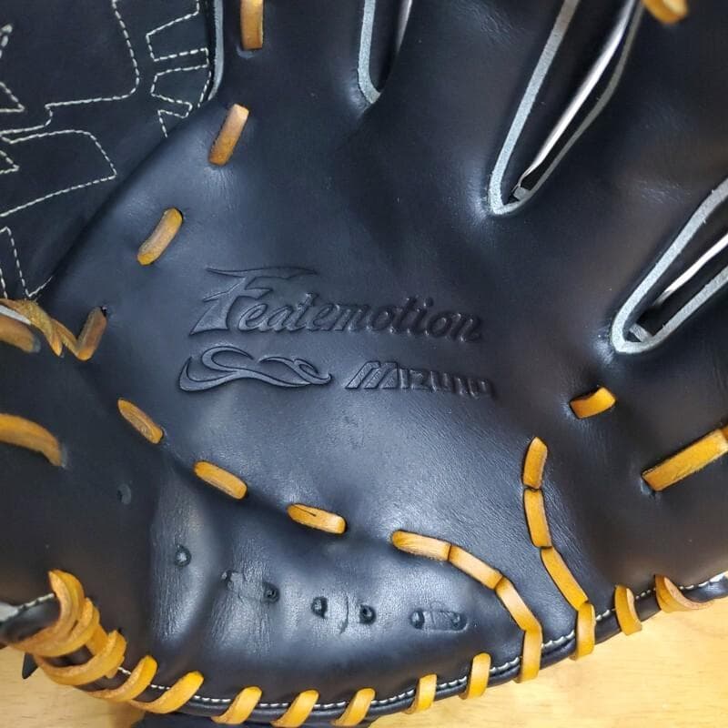 ミズノ 菅野智之モデル フィートエモーション 美品 投手用 軟式グローブ