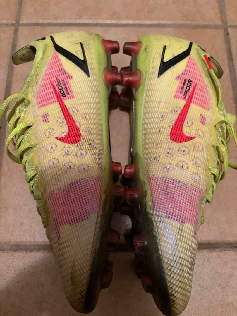 Nike マーキュリアルヴェイパー14 HG