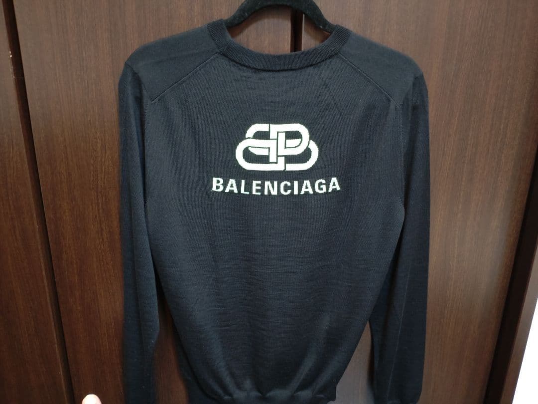 BALENCIAGA ブラックニットセーター