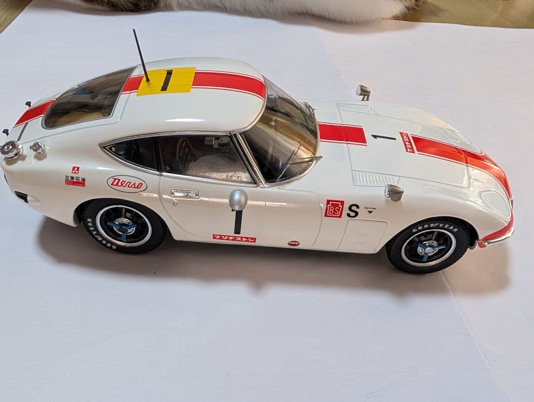トヨタ2000GT1/18ミニカー