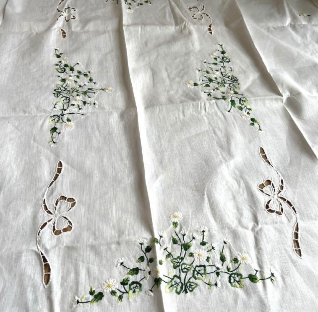 刺繍テーブルクロス140x97cm