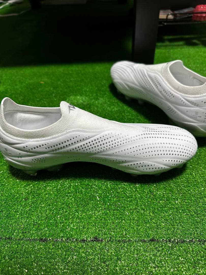 TLSSリベロ FG サッカースパイク 24.5cm オールホワイト レースレス
