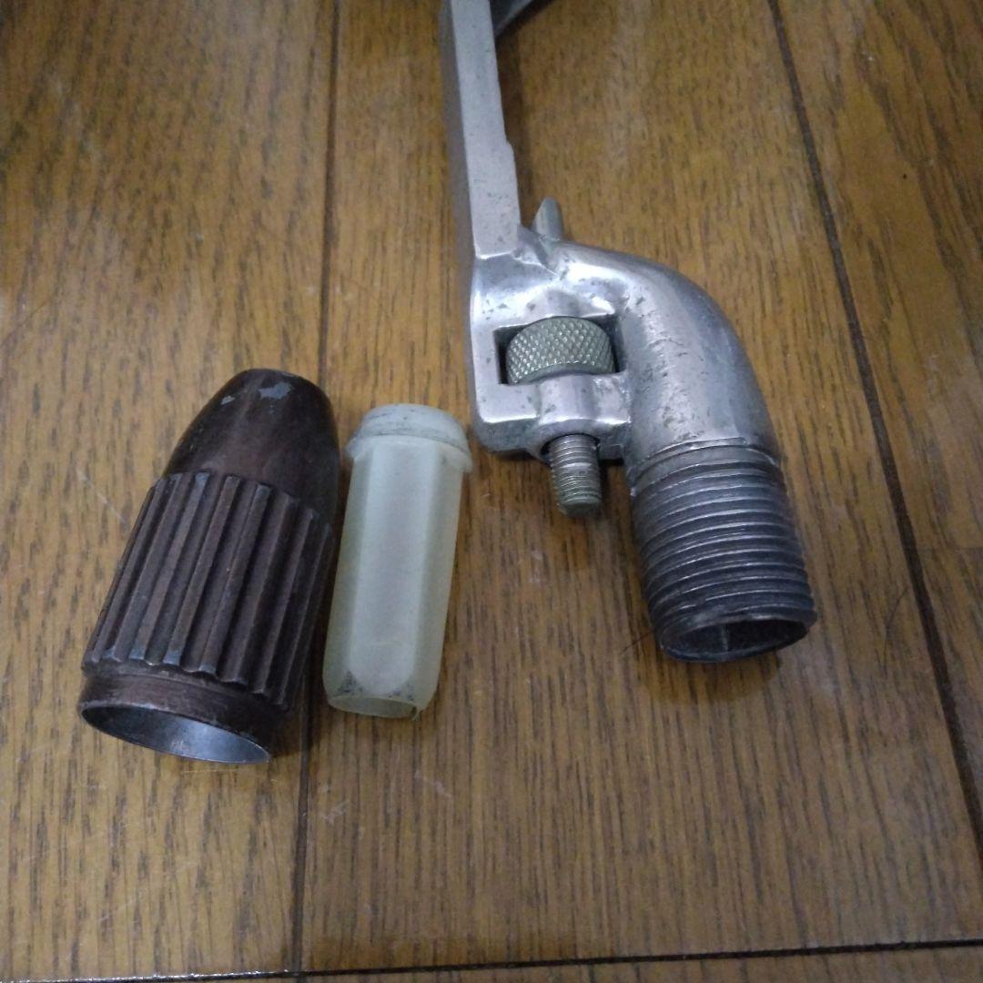 アクションロッドのグリップ