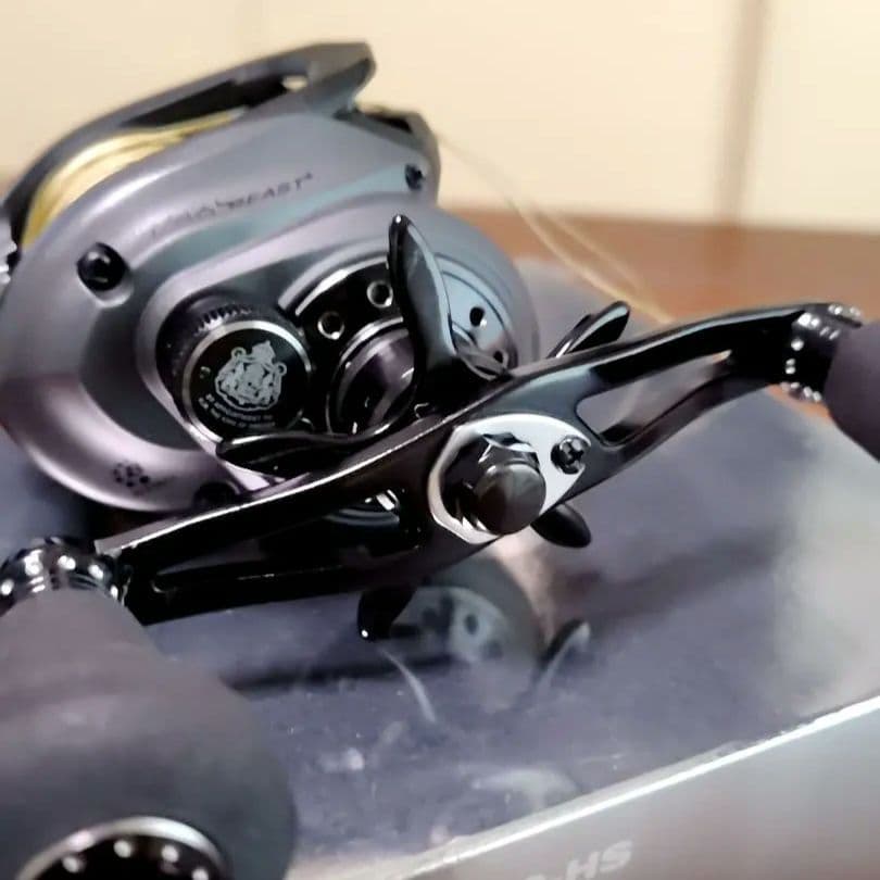 REVO BEAST 40-HS ベイトリール