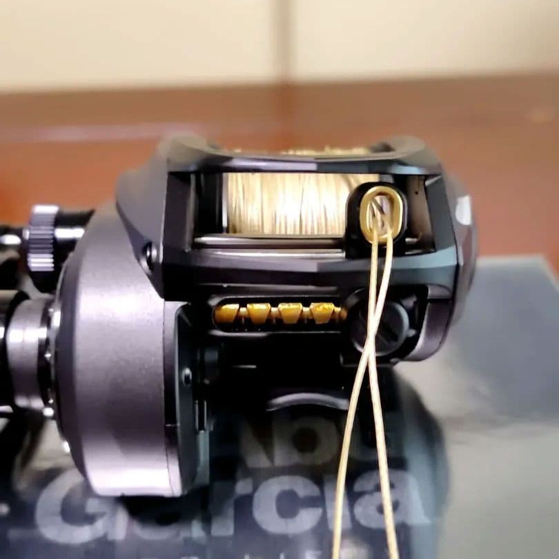 REVO BEAST 40-HS ベイトリール