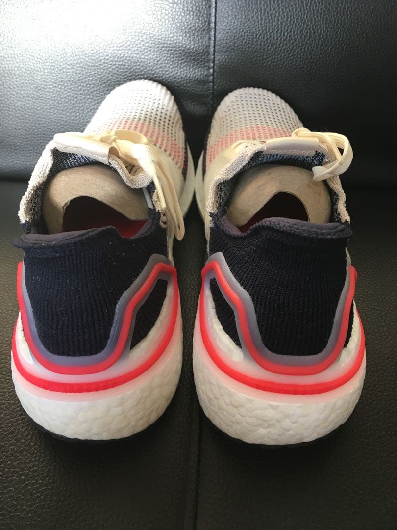シューズ(男性用) adidas UItraBOOST19