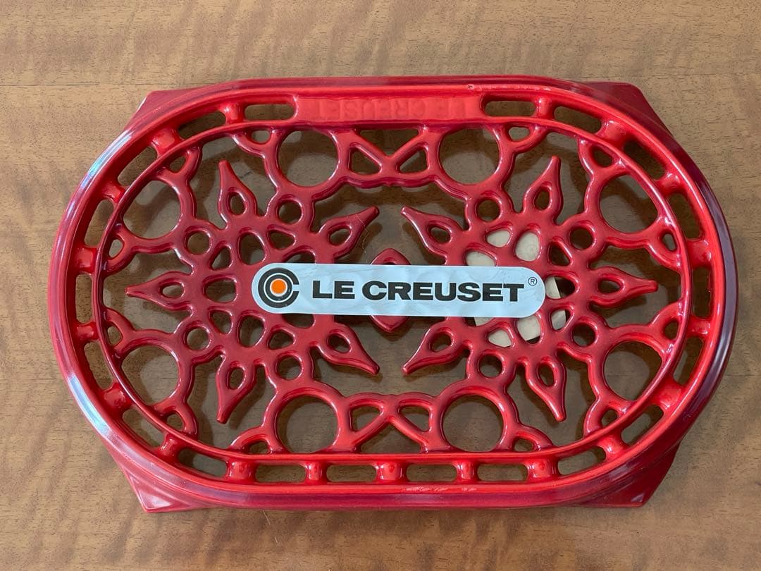ルクルーゼ オーバルトリベット レッド