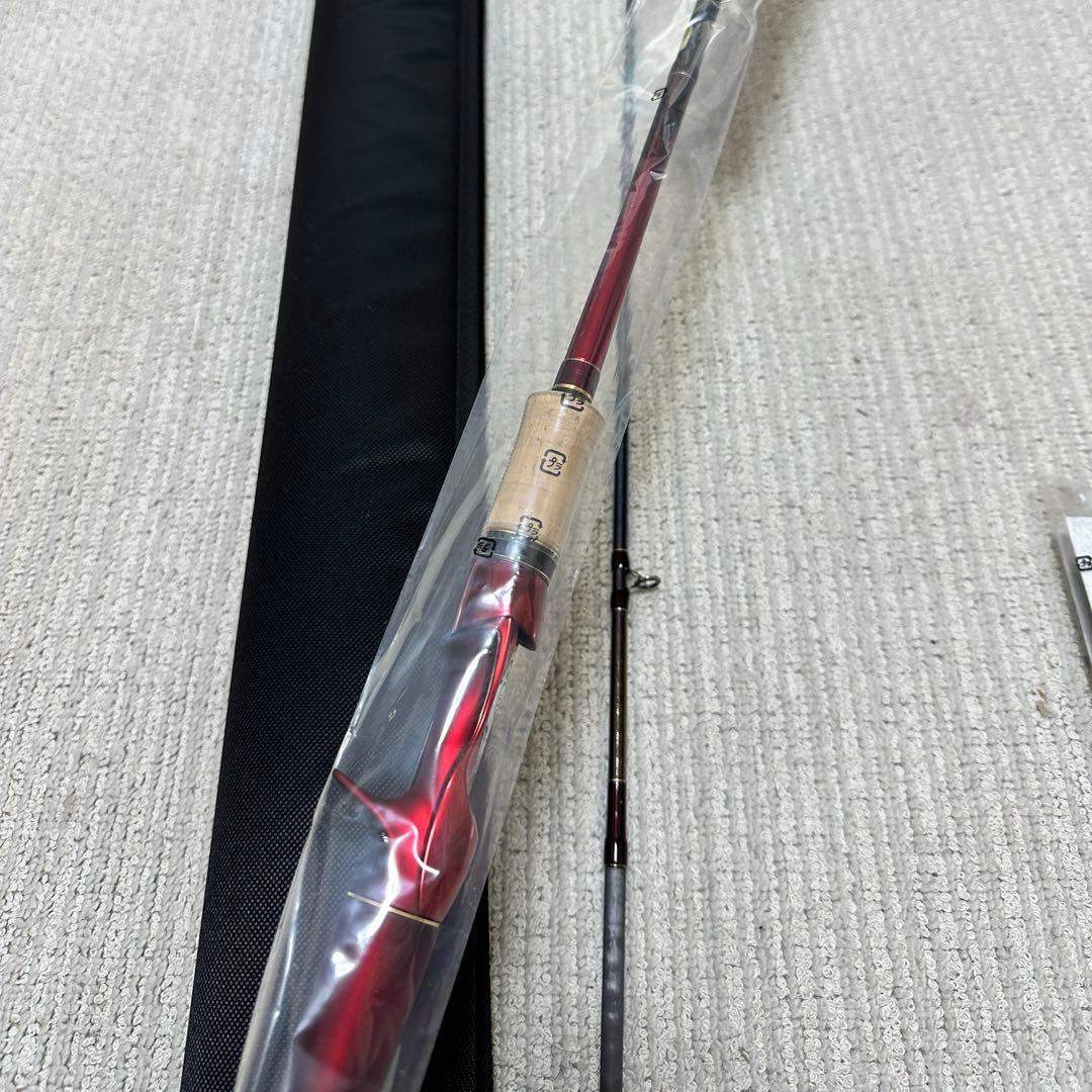シマノワールドシャウラ１７０２Ｒ−２ 新品未使用【保証書付属】