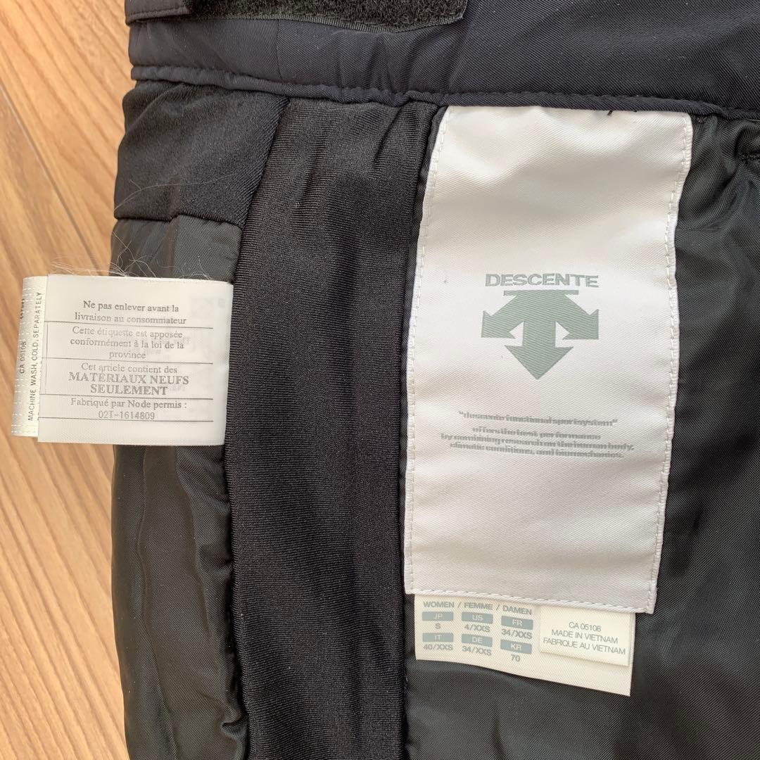 DESCENTE スキーウェア　ブラック Ｓサイズ　スノーボードウェア