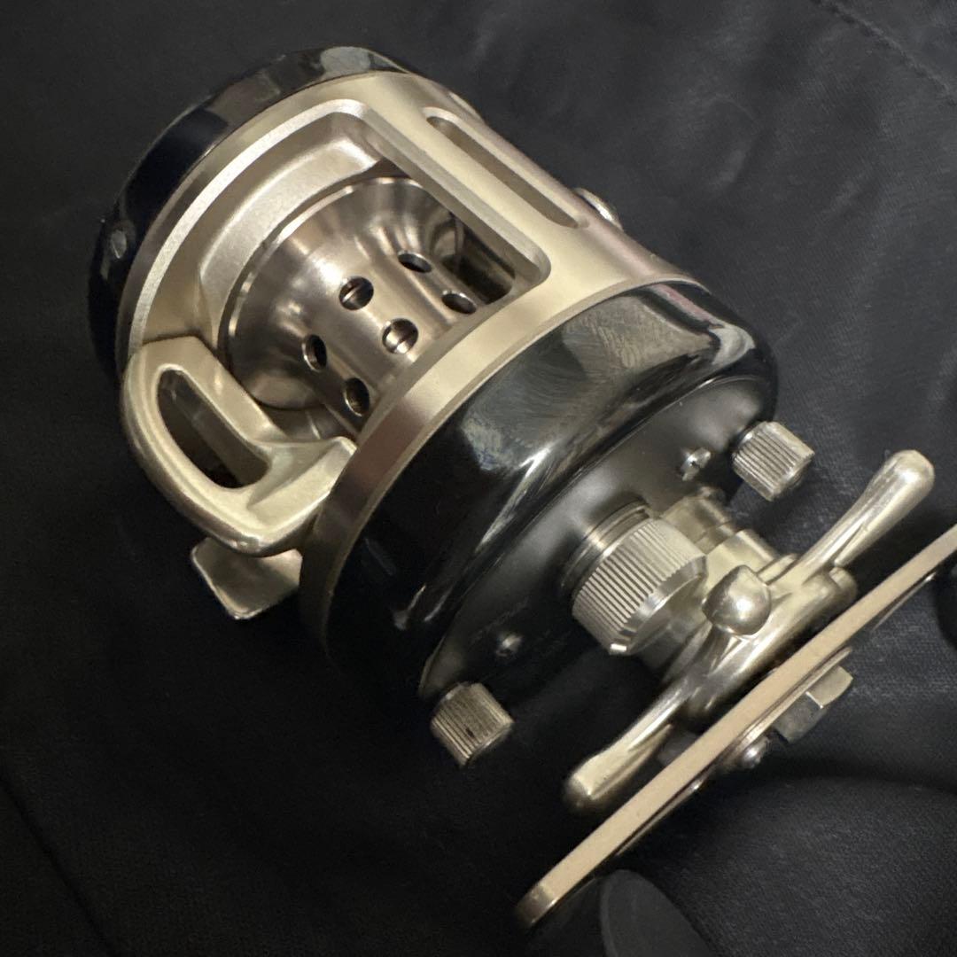 け*わ様 RYOBI VARIUS F300 ベイトリール