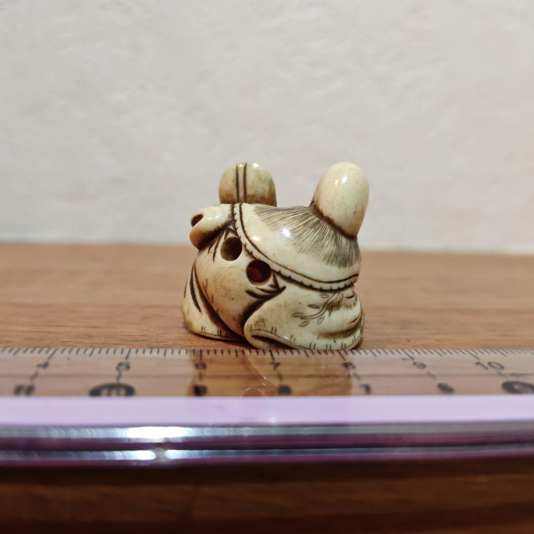 時代提物 仙人根付 天然素材【軍配仙人】高さ約2.9cm 重約18ｇ☆巧みな彫込