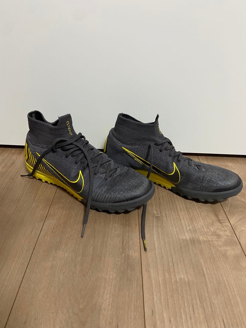 Nike FLYKNIT マーキュリアル　フットサルシューズ