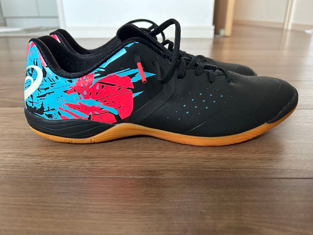 【新品未使用】asics フットサルシューズ 黒/青/赤