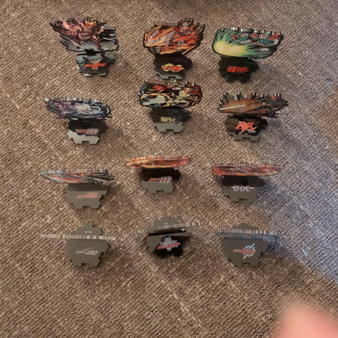 仮面ライダー　モンスト　コラボ　アクスタ