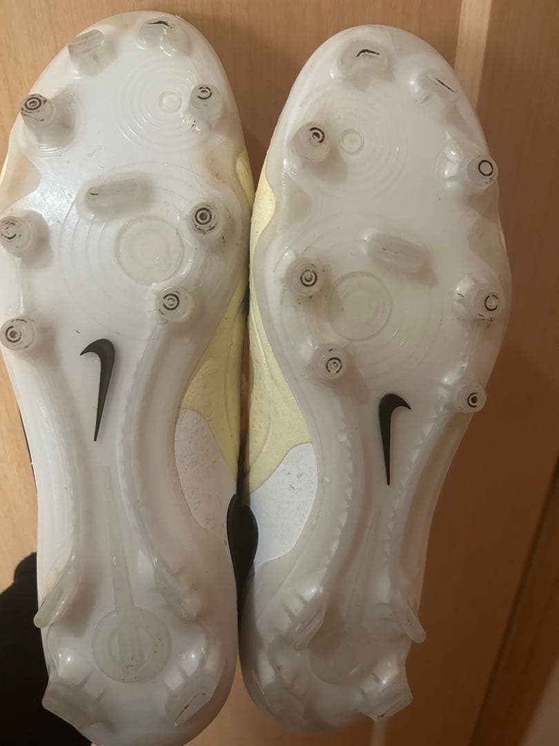 Nike サッカースパイクティエンポ10FG