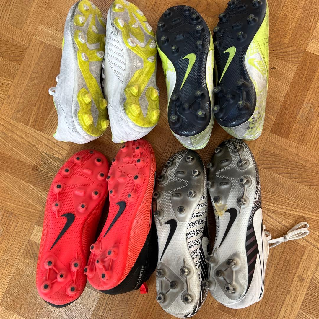 サッカースパイク　24センチ