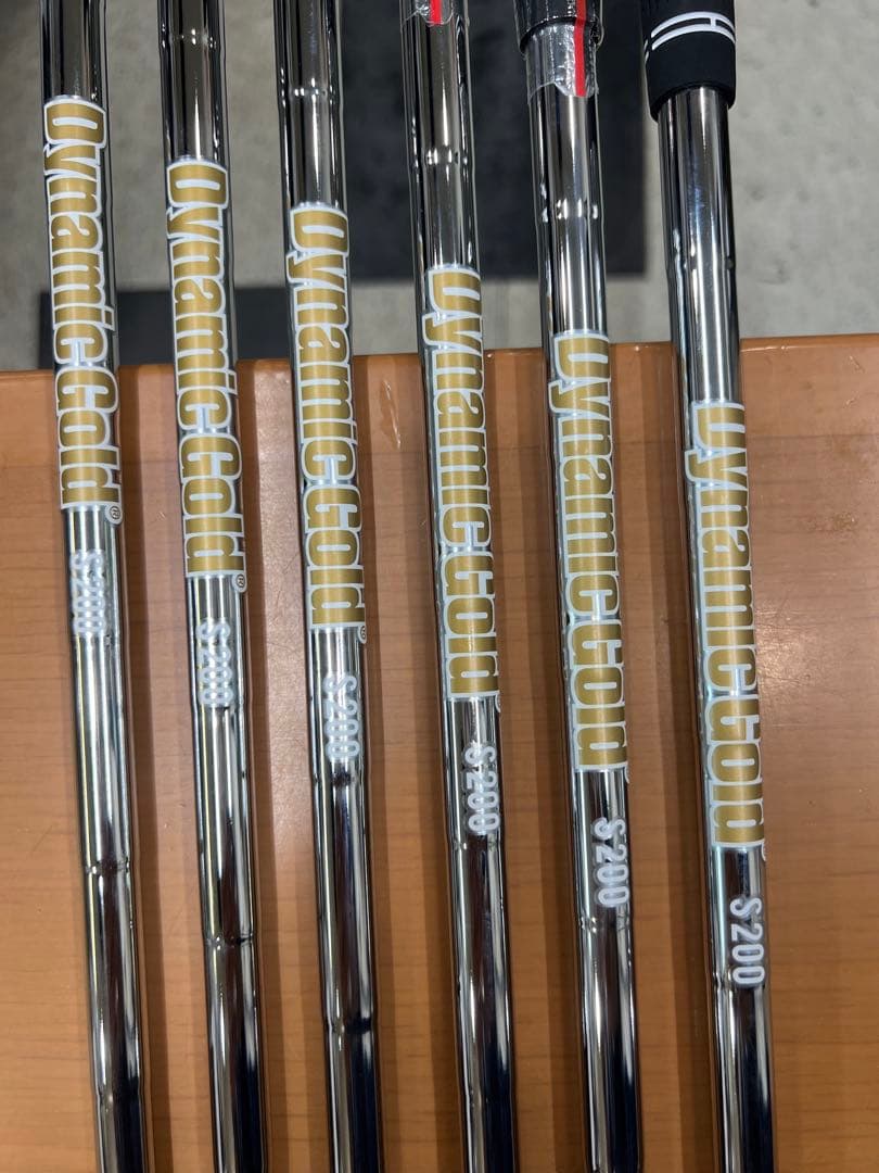 ほぼ新品・SRIXON・ZXi7・DG S200・5〜Pの6本セット