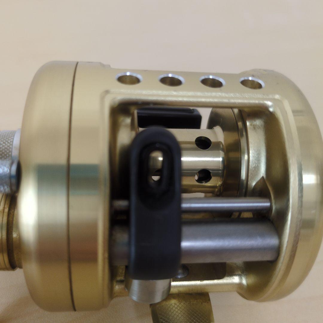 SHIMANO CALCUTTA 100XT ベイトリール 右巻