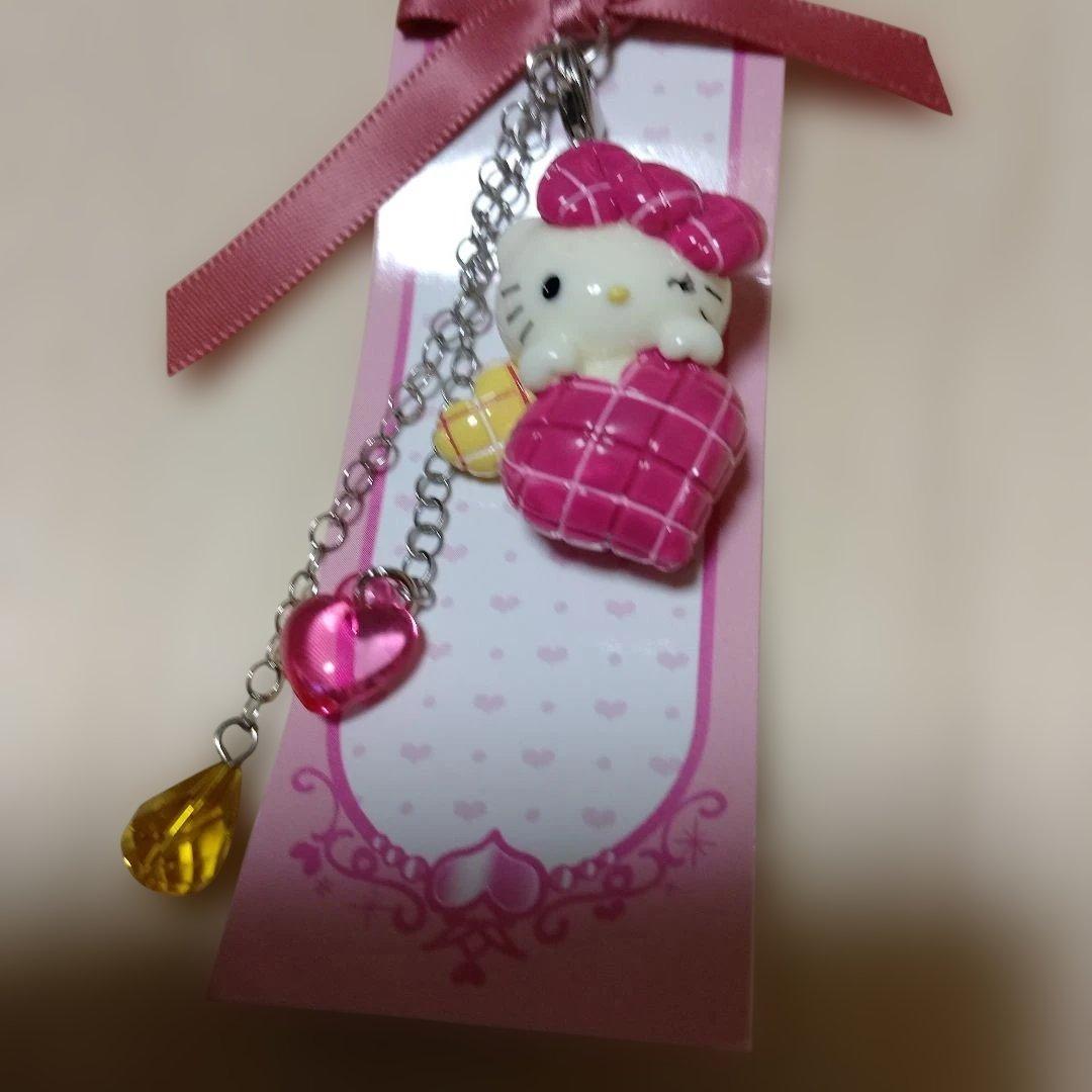 希少❥平成レトロ❥2009年製❥ハローキティ 陶器製ハートストラップ