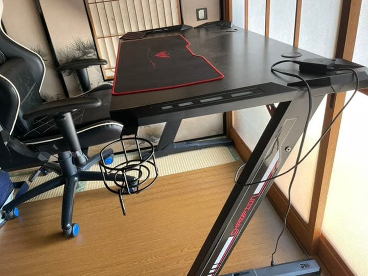 ゲーミングチェア　ゲーミングデスク