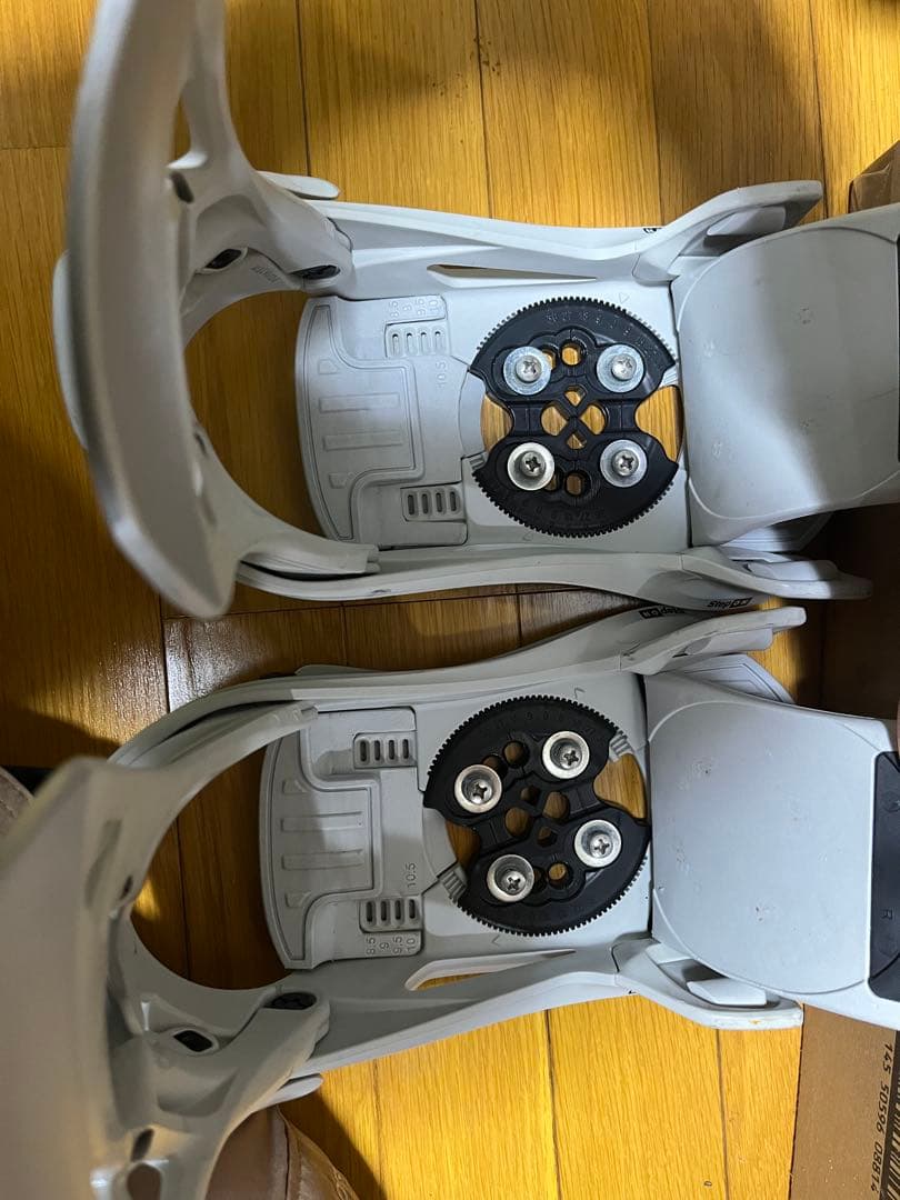 BURTON スノーボード ビンディング Mサイズ ホワイト
