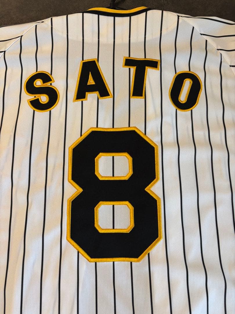 Hanshin Tigers ユニフォーム SATO 8 Lサイズ　佐藤輝明