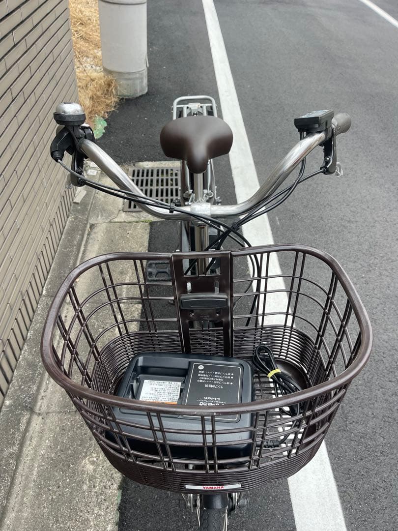 12.3ahヤマハパスwith電動アシスト自転車 シルバー 前バスケット付き